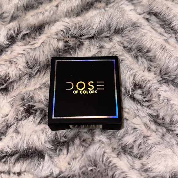 DOSE OF COLORS EYESHADOW - Picture 3 of 5